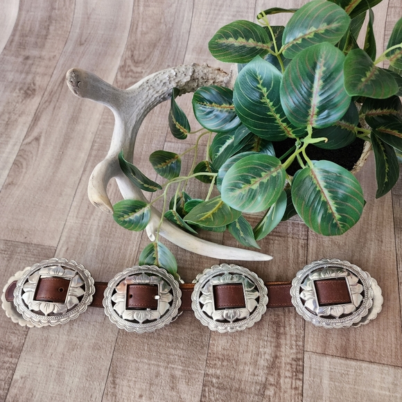 Brighton Brown Leather Sunflower Concho Belt - Picture 11 of 15